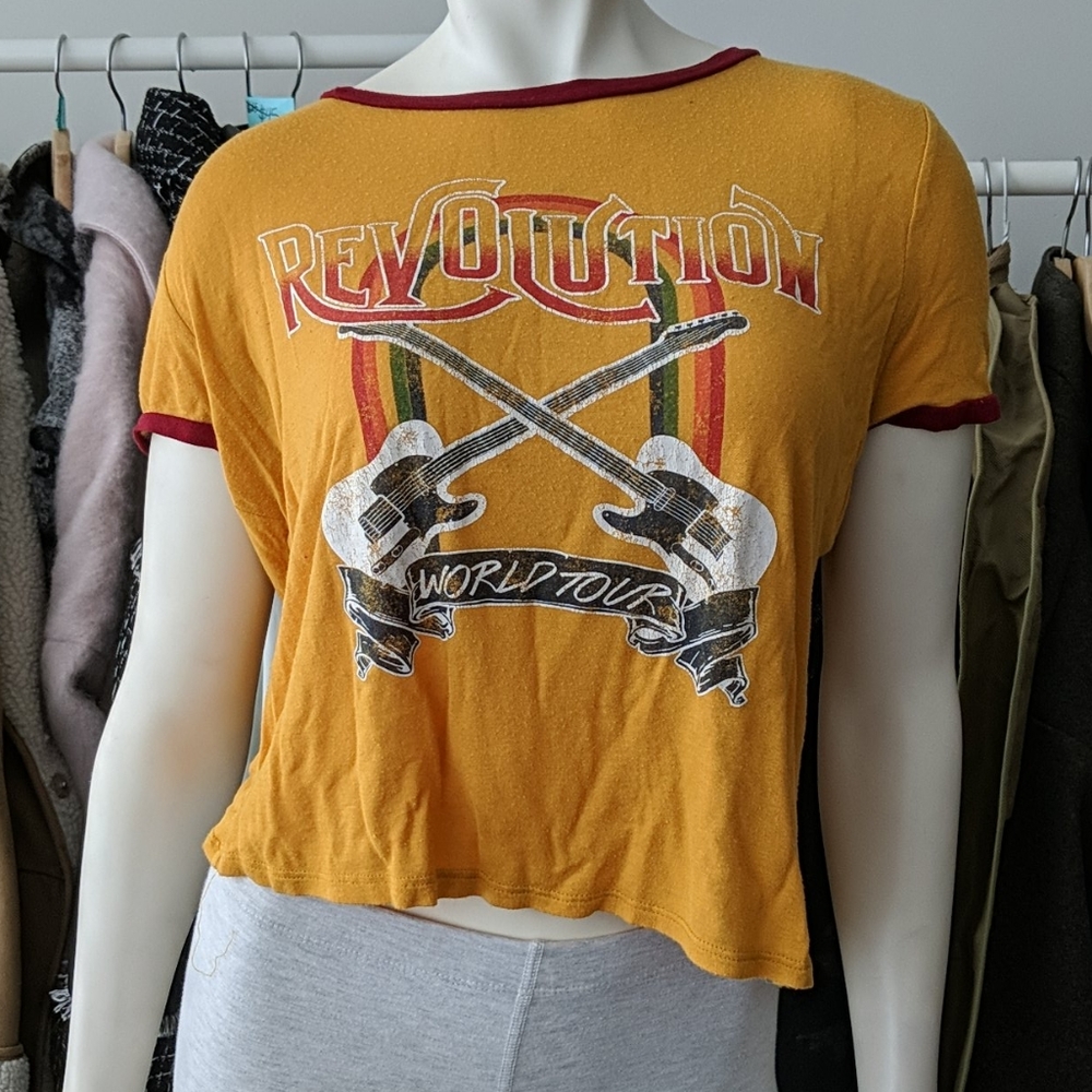 5/$45 Comfy Soft Vintage Style Rock Tshirt